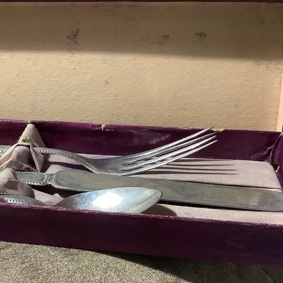 Vintage Child’s Silverware Set - Picture 8 of 9